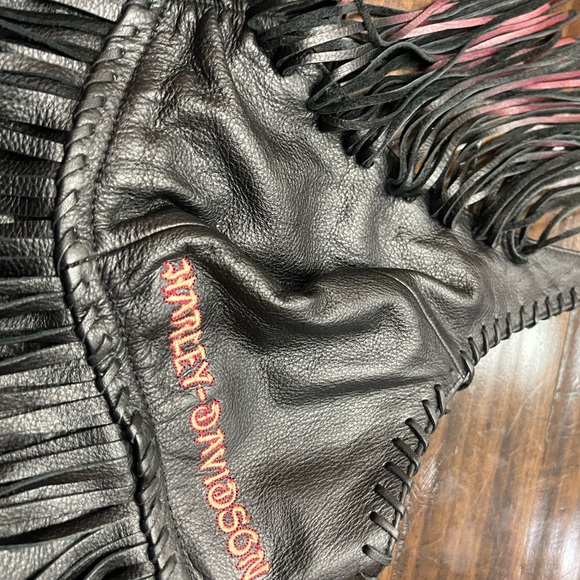 Harley-Davidson leather Halterfringe Black and Red Graphic Crop Top - Picture 11 of 16